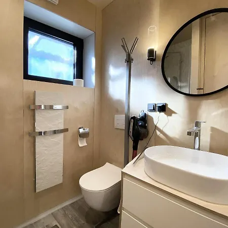 Appartement Luxusni V Praze Klanovicich Na Zahrade, 20 Minut Do Centra Prahy Šestajovice