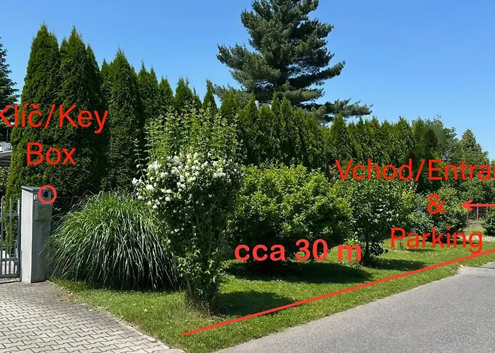Luxusní V Praze Klánovicích Na Zahradě, 20 Minut Do Centra Prahy *